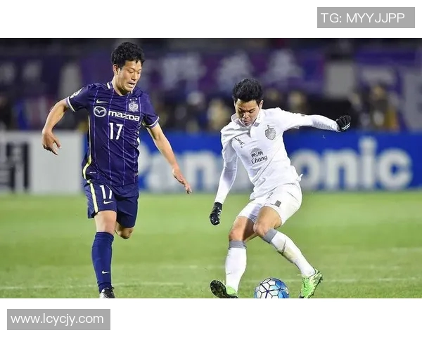 广岛三箭迎战湘南海洋全力争胜展现足球魅力与团队精神